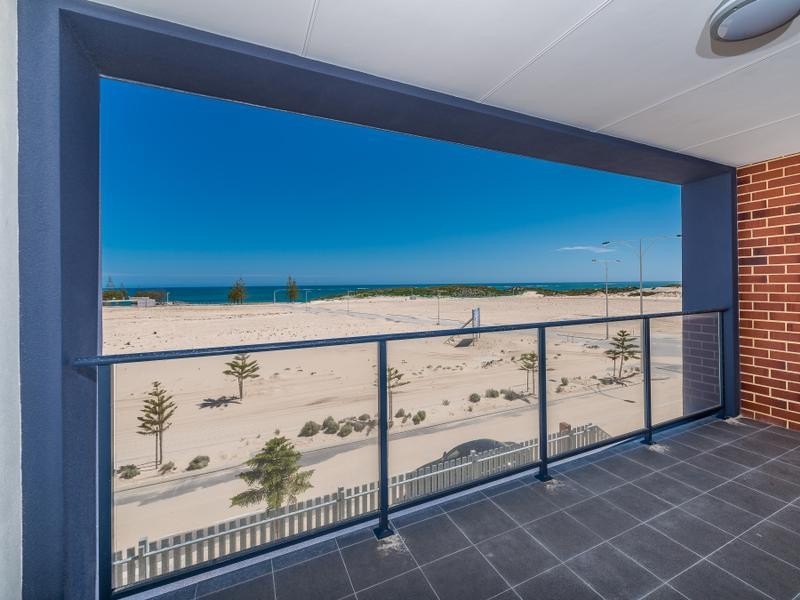 12/2 Commander Drive, Alkimos WA 6038