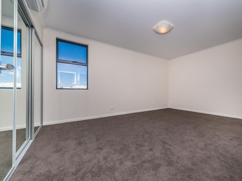 12/2 Commander Drive, Alkimos WA 6038