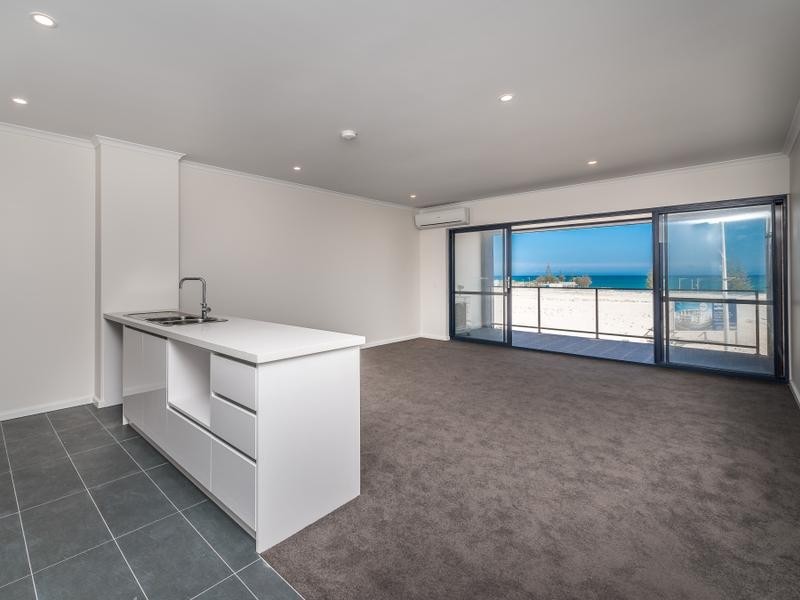 18/2 Commander Drive, Alkimos WA 6038