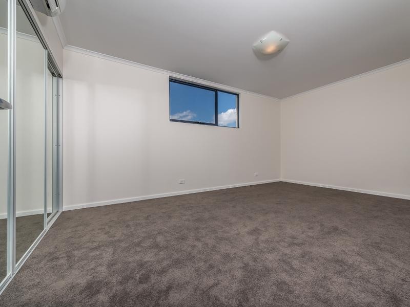 18/2 Commander Drive, Alkimos WA 6038