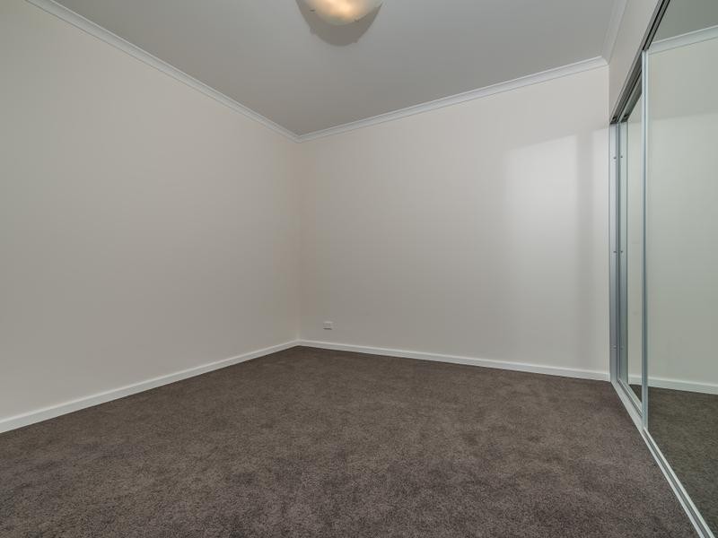 18/2 Commander Drive, Alkimos WA 6038