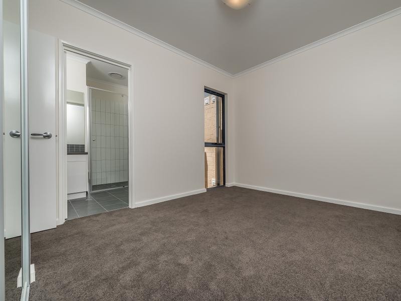 18/2 Commander Drive, Alkimos WA 6038