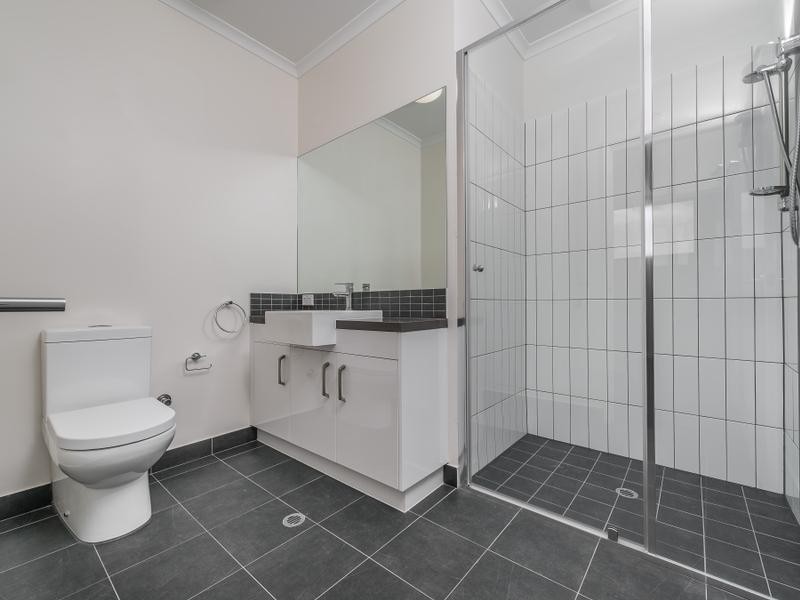 18/2 Commander Drive, Alkimos WA 6038