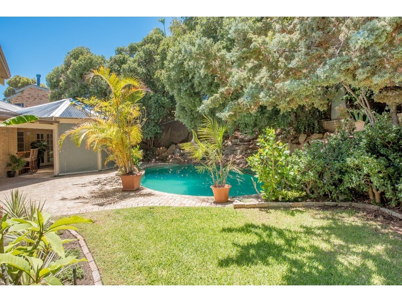 5 CLAREVILLE CRESCENT, Kallaroo WA 6025