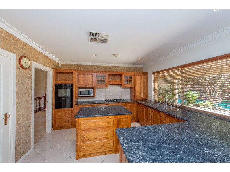 5 CLAREVILLE CRESCENT, Kallaroo WA 6025