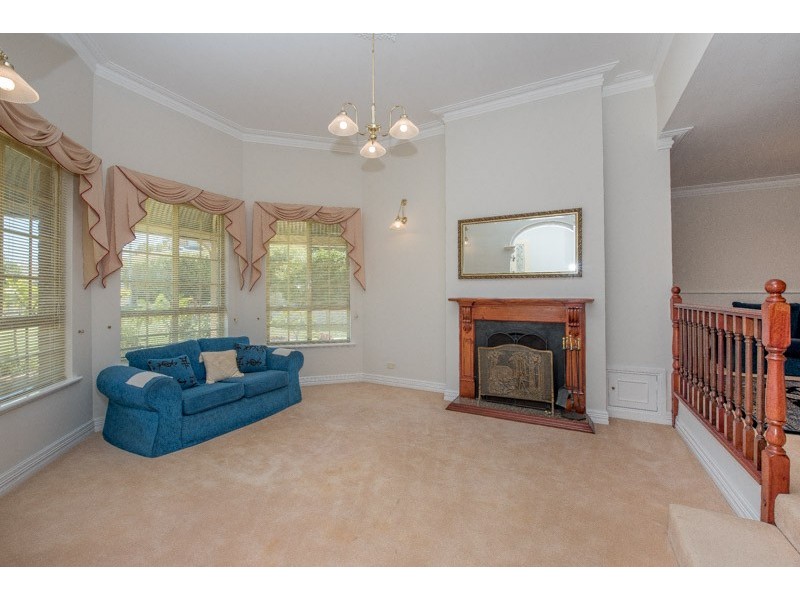 5 CLAREVILLE CRESCENT, Kallaroo WA 6025