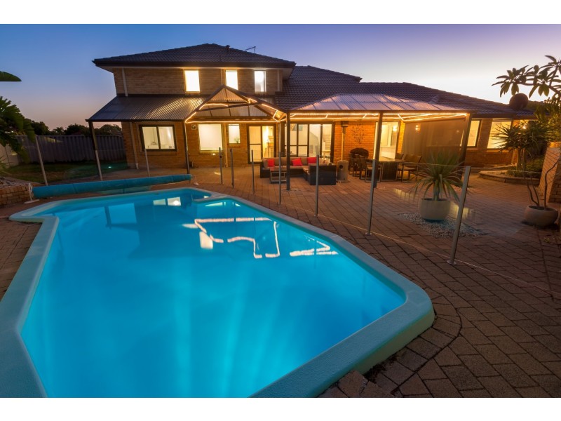 2 CARRON RISE, Hillarys WA 6025