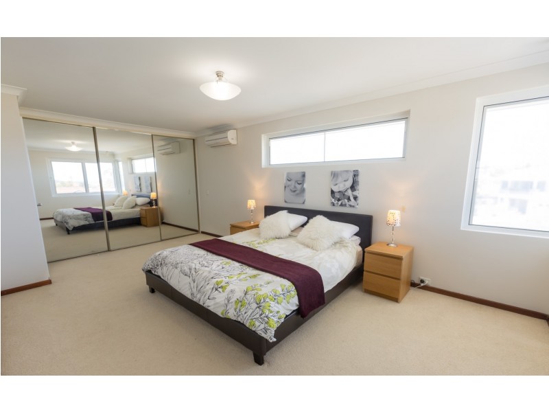 2 CARRON RISE, Hillarys WA 6025