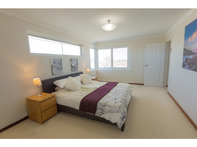 2 CARRON RISE, Hillarys WA 6025