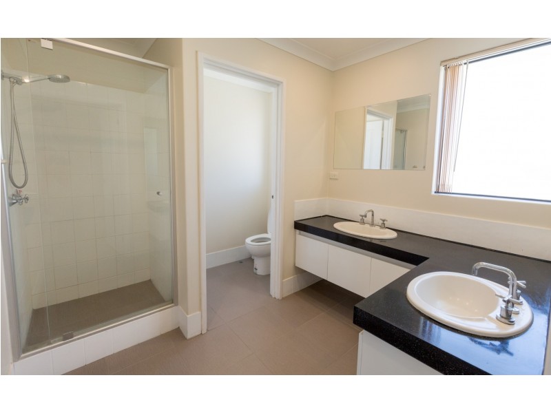 2 CARRON RISE, Hillarys WA 6025