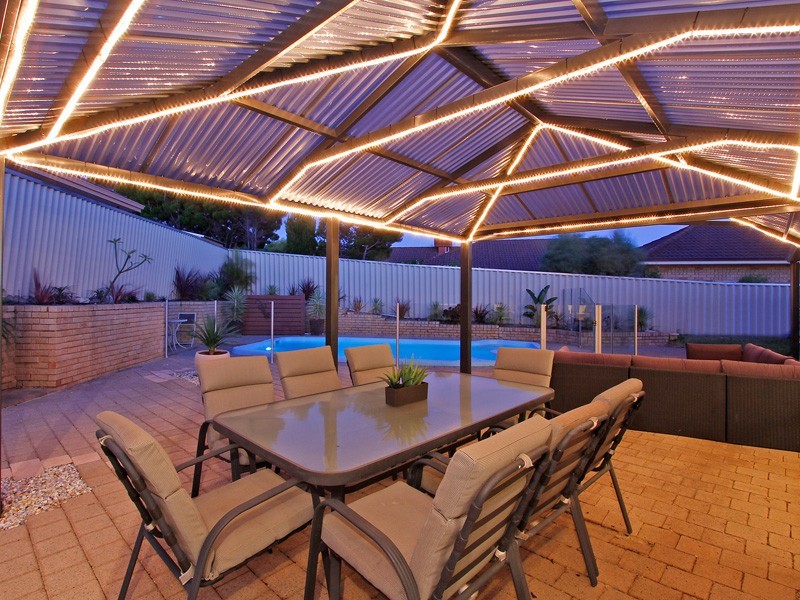 2 CARRON RISE, Hillarys WA 6025