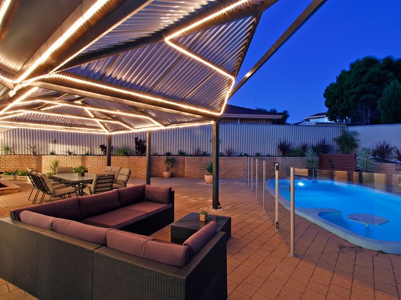 2 CARRON RISE, Hillarys WA 6025