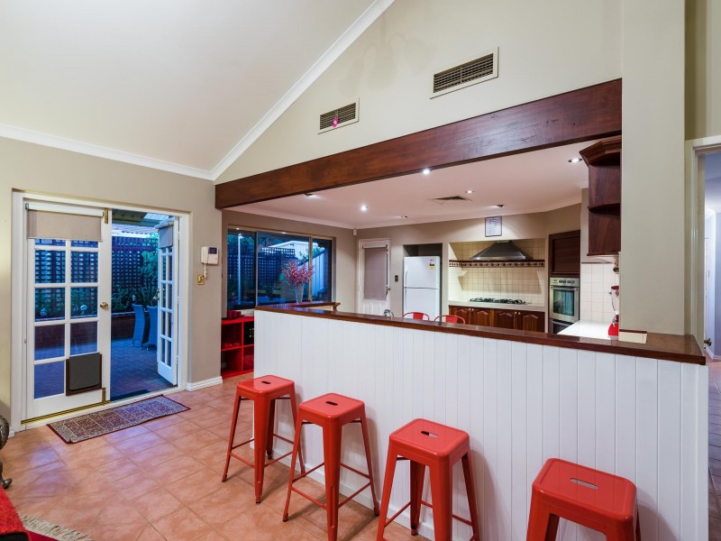 6 DEE WHY GROVE, Kallaroo WA 6025