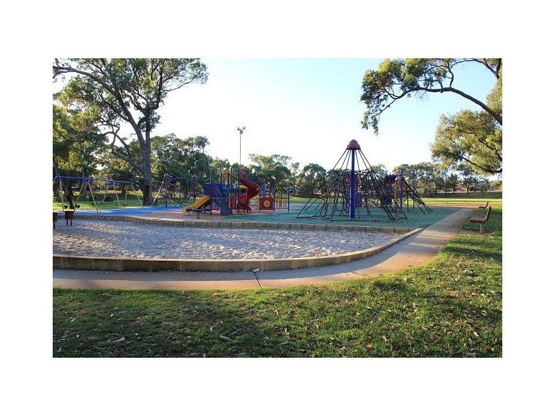 66 FLINDERS AVENUE, Hillarys WA 6025