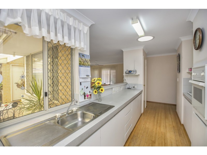 1/12 UNGAROO ROAD, Westminster WA 6061