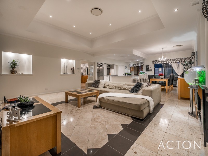 43 LONG BEACH PROMENADE, Mindarie WA 6030