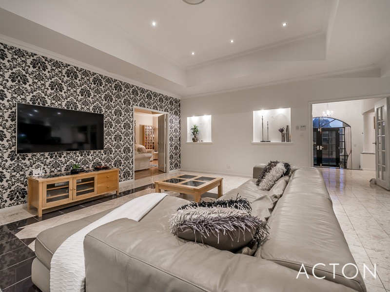 43 LONG BEACH PROMENADE, Mindarie WA 6030