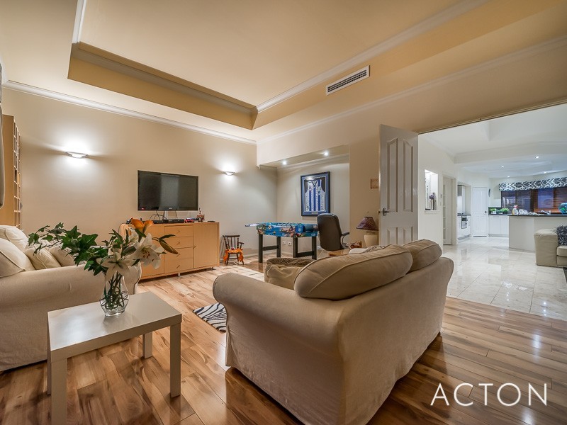 43 LONG BEACH PROMENADE, Mindarie WA 6030