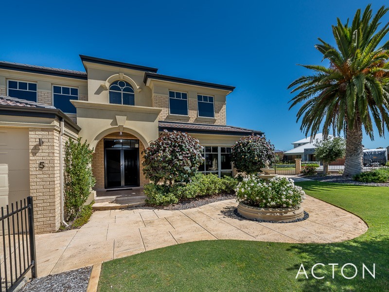 5 KARON ROAD, Iluka WA 6028