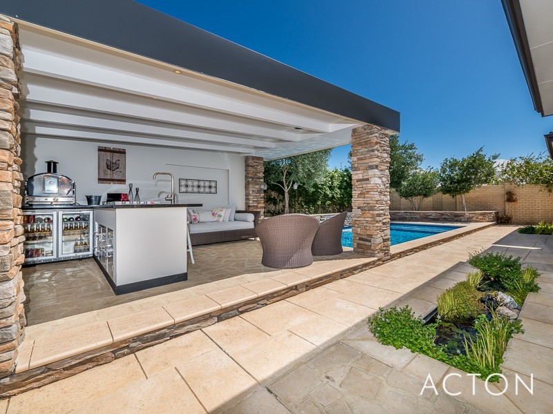 5 KARON ROAD, Iluka WA 6028