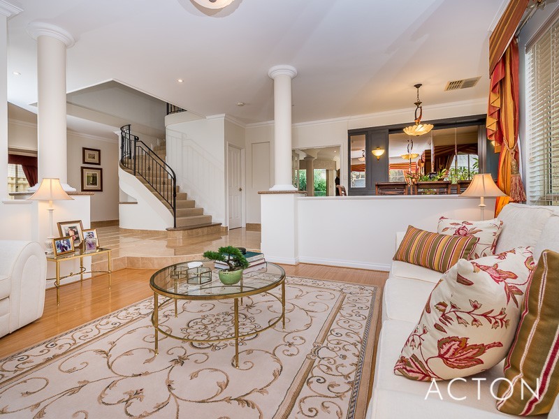 5 KARON ROAD, Iluka WA 6028