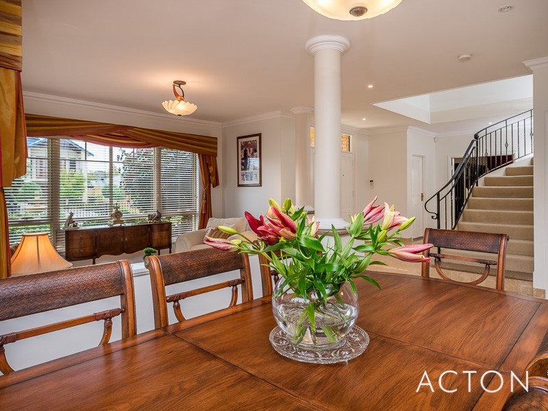 5 KARON ROAD, Iluka WA 6028