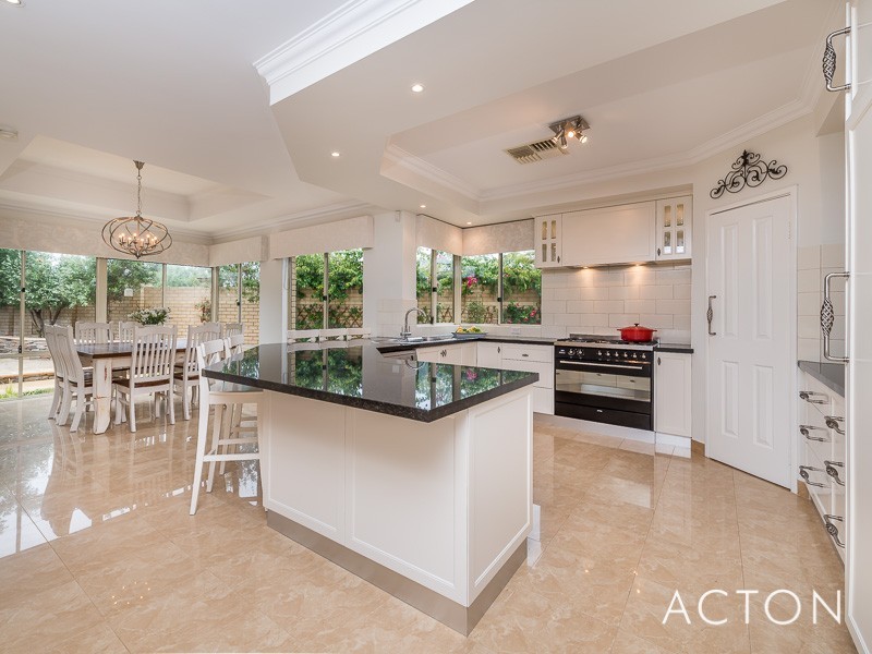 5 KARON ROAD, Iluka WA 6028