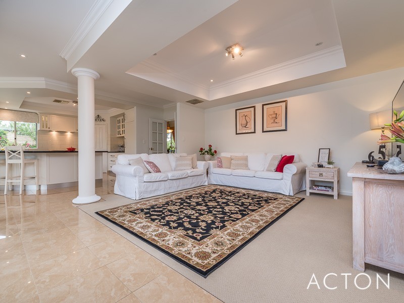 5 KARON ROAD, Iluka WA 6028