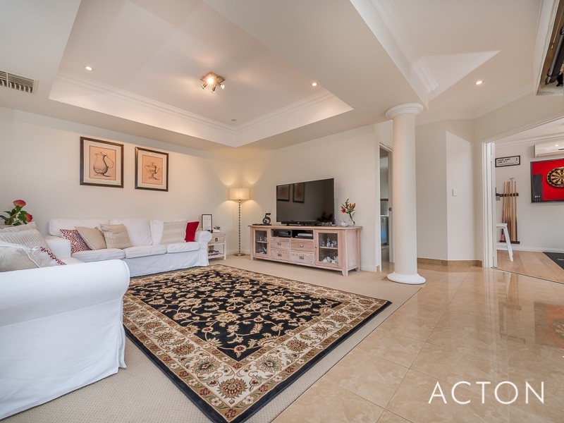 5 KARON ROAD, Iluka WA 6028