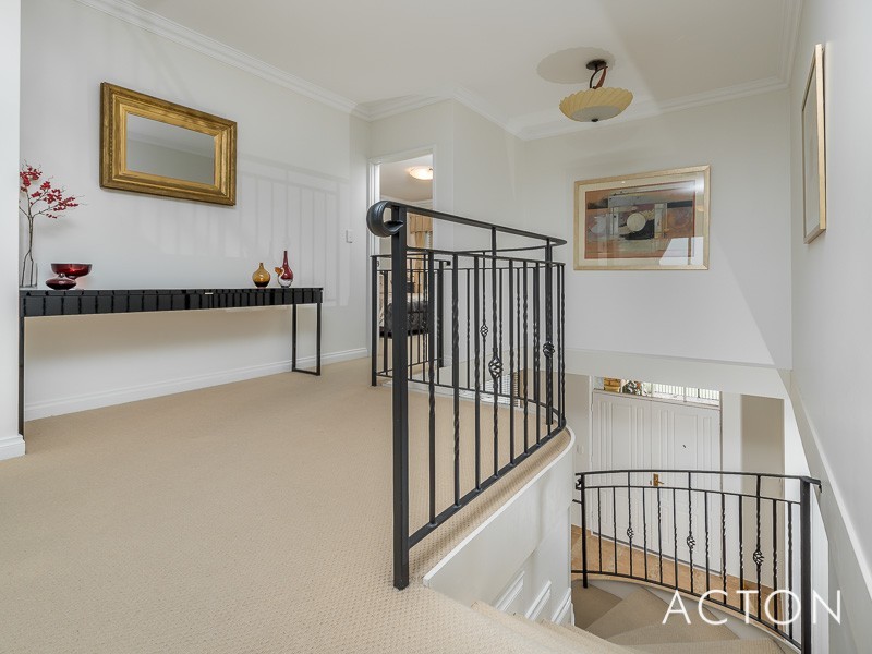 5 KARON ROAD, Iluka WA 6028