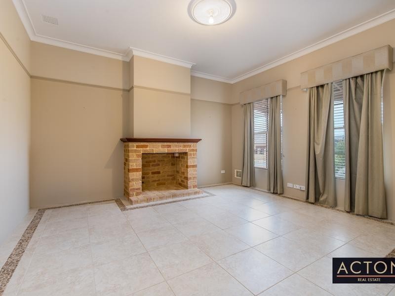 19 DARTMOUTH CIRCLE, Quinns Rocks WA 6030