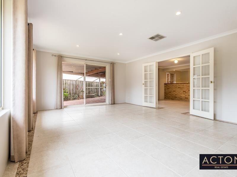 19 DARTMOUTH CIRCLE, Quinns Rocks WA 6030