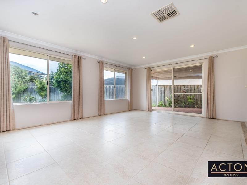 19 DARTMOUTH CIRCLE, Quinns Rocks WA 6030