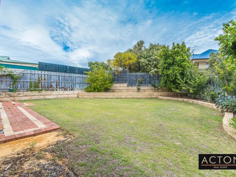 19 DARTMOUTH CIRCLE, Quinns Rocks WA 6030