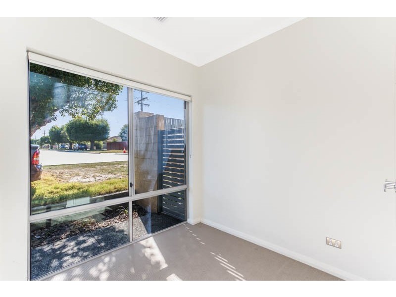 1/16 Wallace Street, Belmont WA 6104