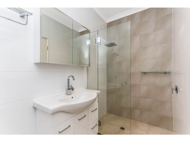 1/16 Wallace Street, Belmont WA 6104