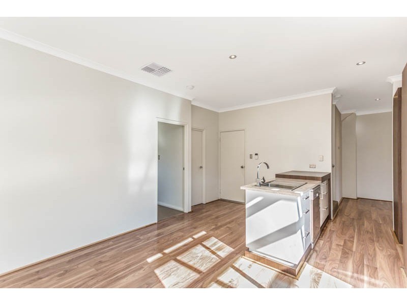 1/16 Wallace Street, Belmont WA 6104