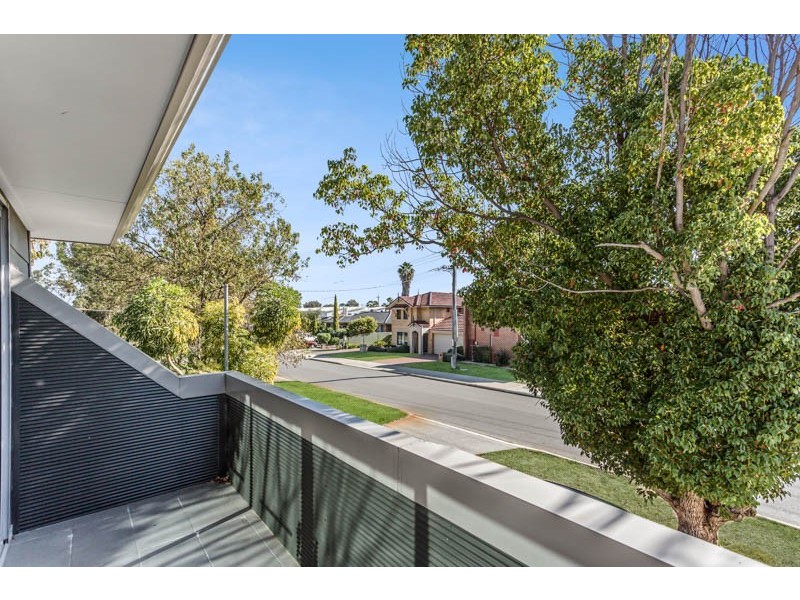 1/16 Wallace Street, Belmont WA 6104