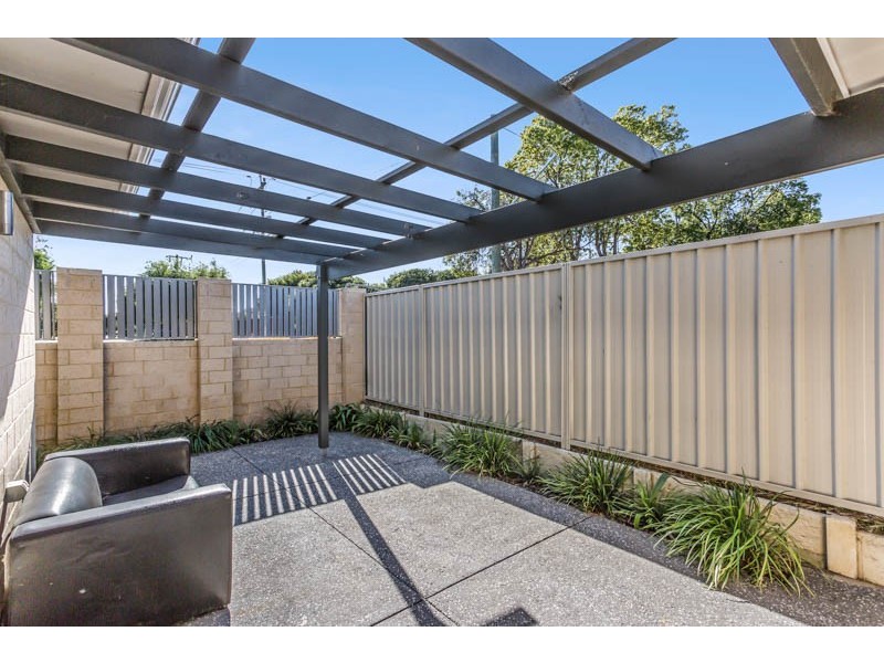 1/16 Wallace Street, Belmont WA 6104