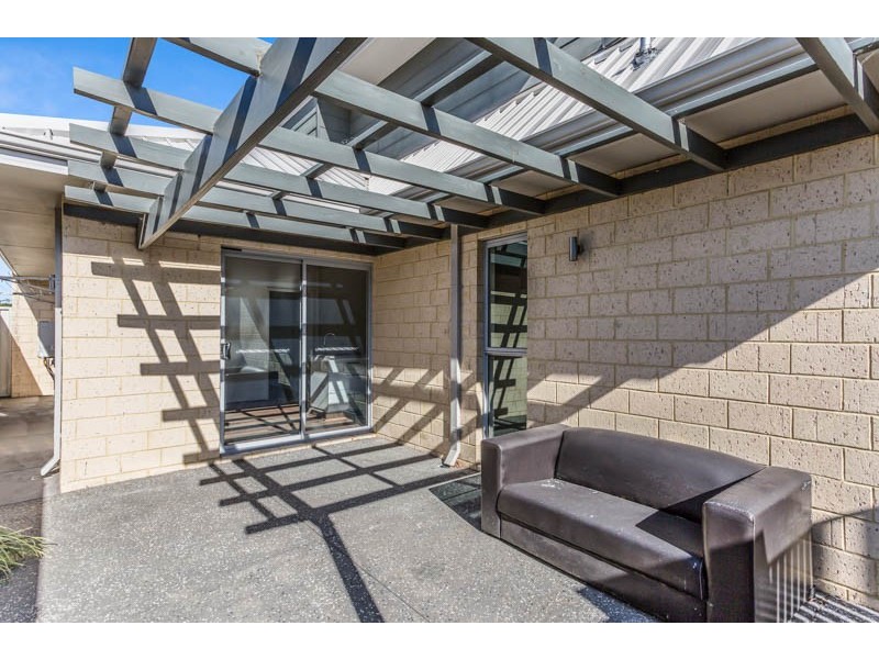 1/16 Wallace Street, Belmont WA 6104