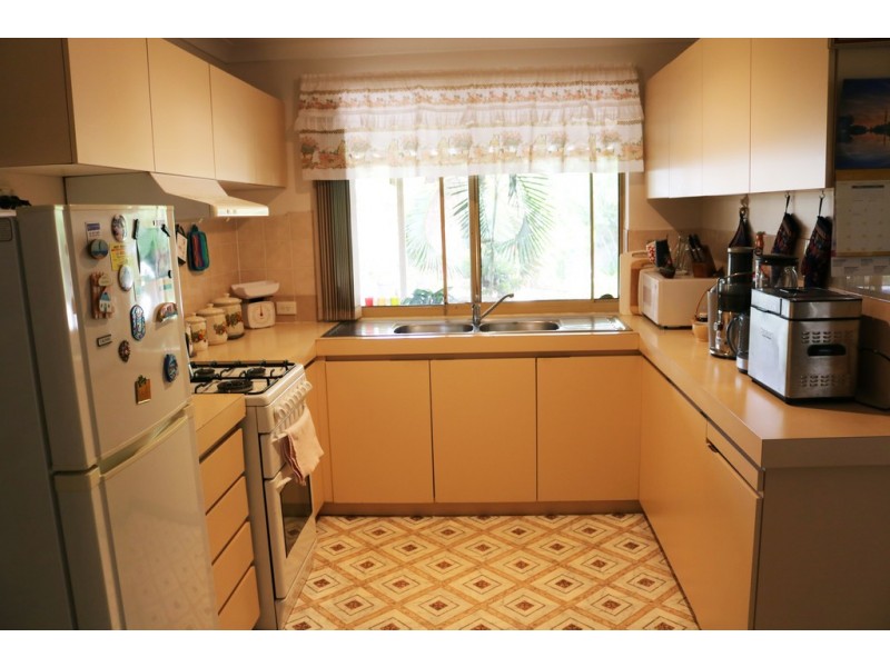 4A Synnot View, Marangaroo WA 6064