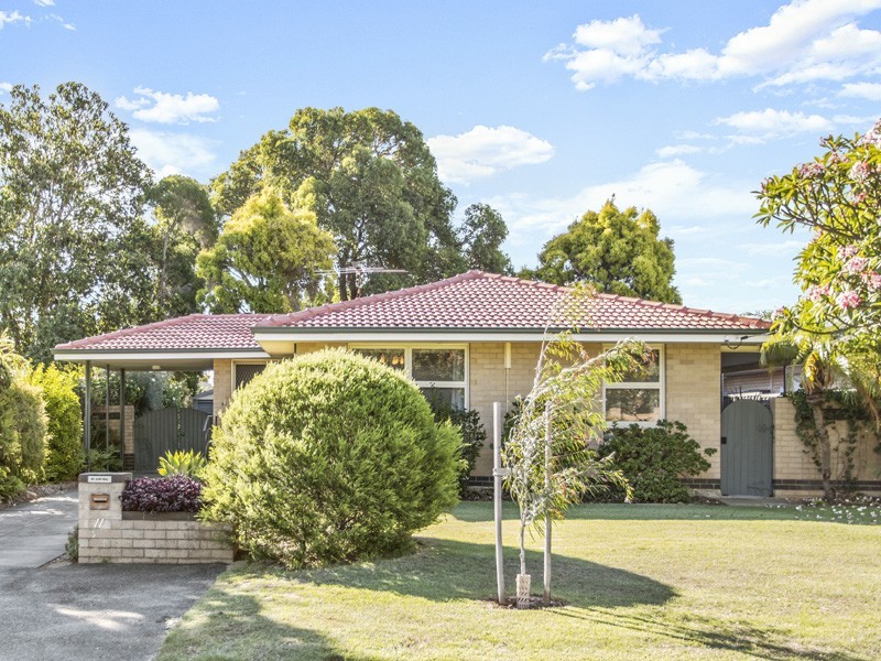 11 Lyndhurst Street, Dianella WA 6059