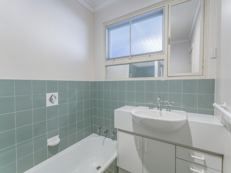 11 Lyndhurst Street, Dianella WA 6059