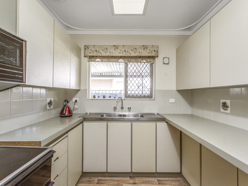 11 Lyndhurst Street, Dianella WA 6059