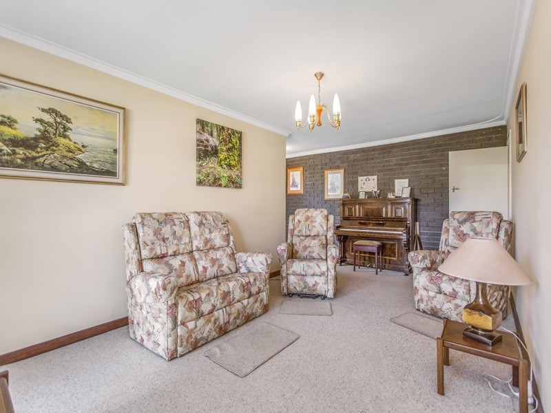 11 Lyndhurst Street, Dianella WA 6059