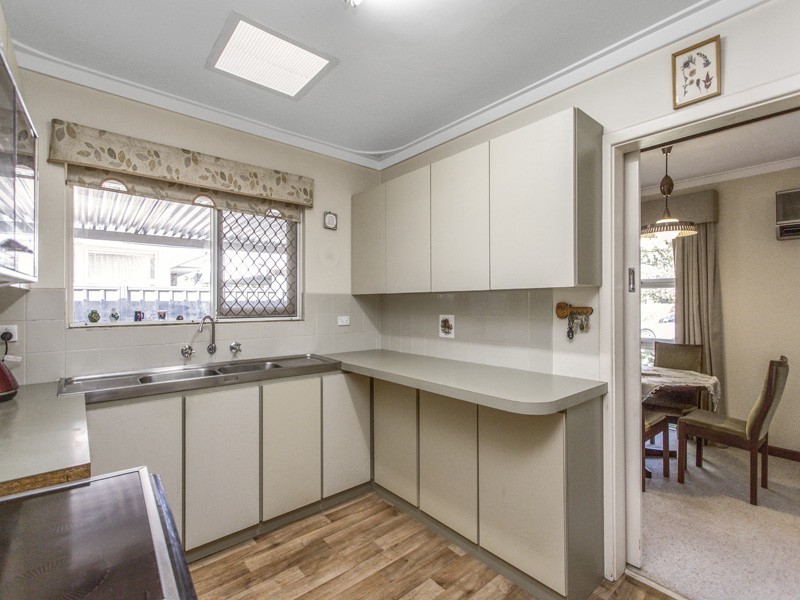 11 Lyndhurst Street, Dianella WA 6059