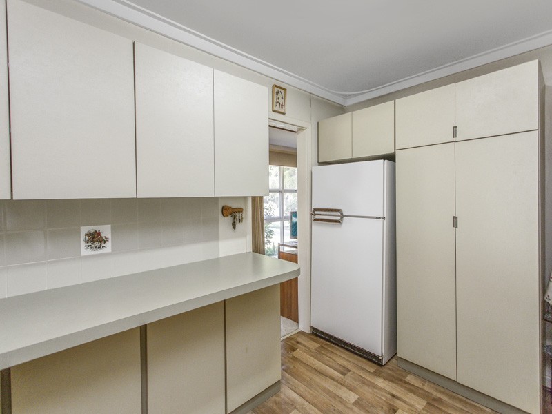 11 Lyndhurst Street, Dianella WA 6059