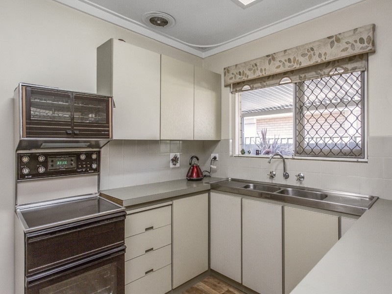 11 Lyndhurst Street, Dianella WA 6059