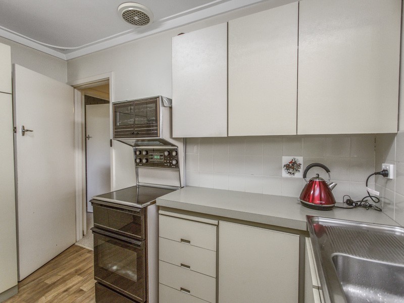 11 Lyndhurst Street, Dianella WA 6059