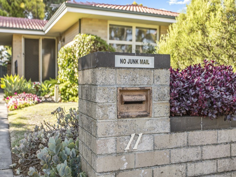 11 Lyndhurst Street, Dianella WA 6059